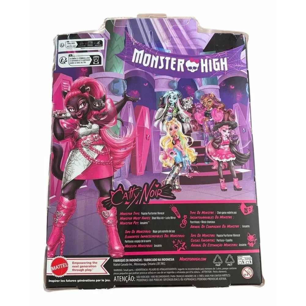 Monster High G3 Catty Noir Fashion Doll‎ with Pet  In Hand